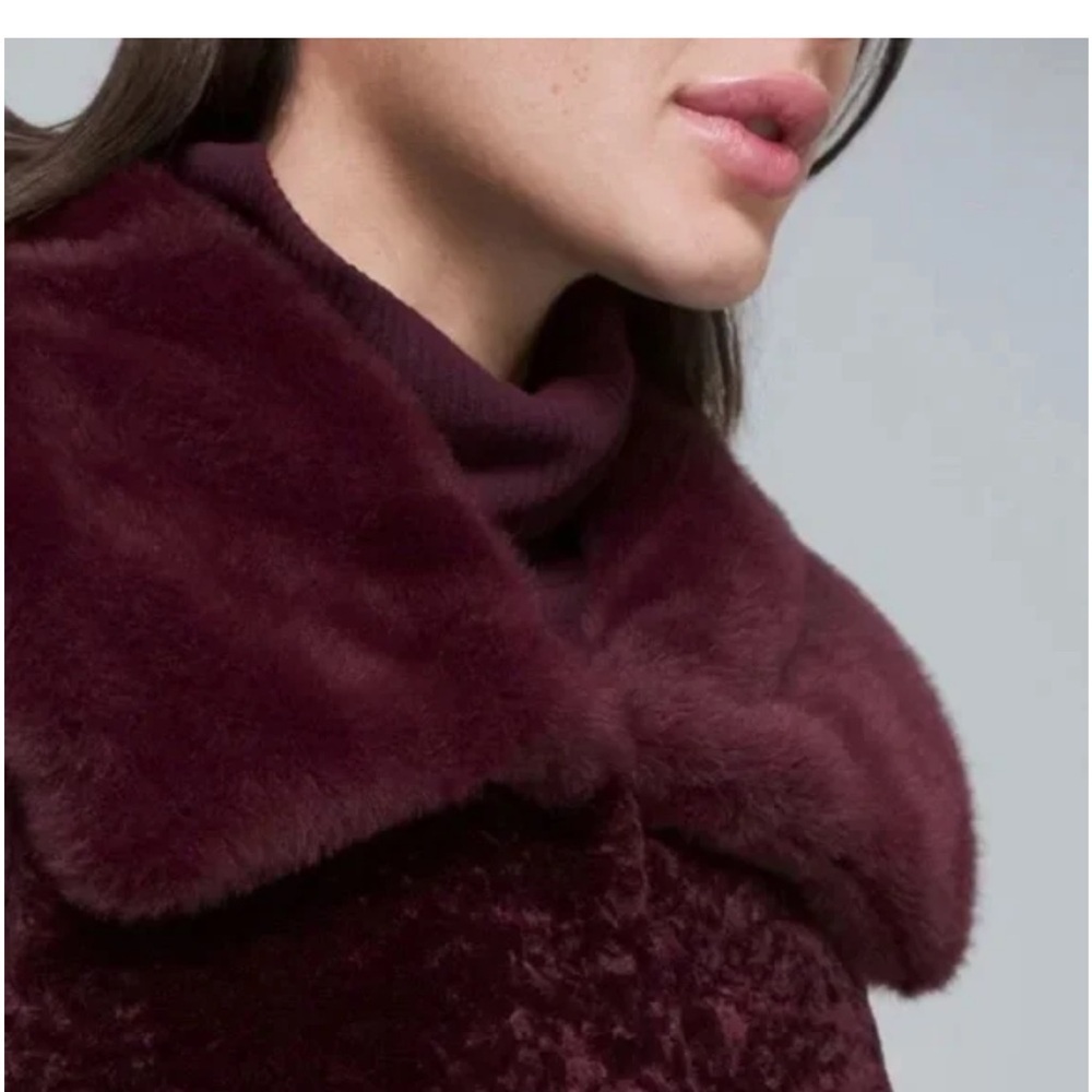WHBM Textured Faux-Fur Vest Burgundy Cabernet Large quiet luxury elegant - Picture 2 of 14